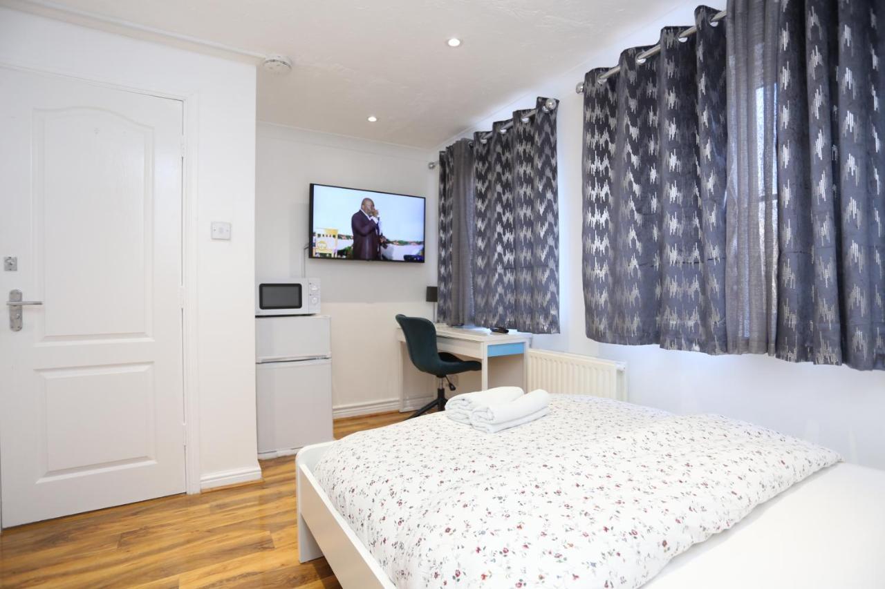 Fabulous Room With En-Suite Bathroom And Shared Kitchen Thamesmead  Exterior foto
